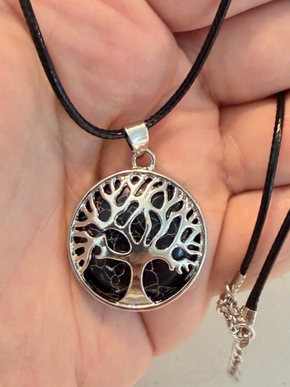 Silver Tone Tree Of Life Necklace Black Veined Round Pendant (N27)